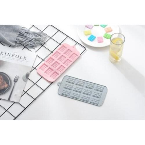 Silicone chocolate chips have 12 chocolate plate moulds