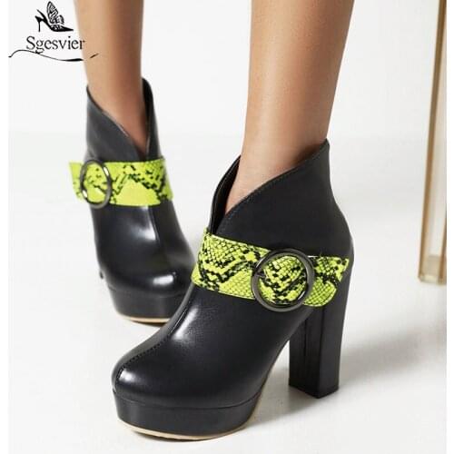 Sgesvier Snakeskin Leather Stitching Microfiber V-Mouth Thick Heel Short Boots Oversized Round Metal Buckle Female Ankle Boots