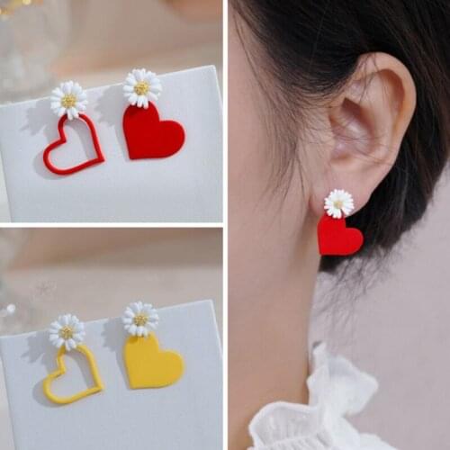 Sweet Asymmetric Daisy Love Flower Earrings Statement Wedding Jewelry Accessoire Korean Fashion Women Earrings