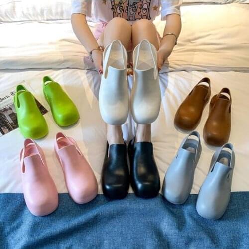 2021 new women summer sandals flat simple Baotou rain boots jelly candy color plastic wild beach rain boots