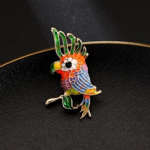 Fashion cute bird animal brooch parrot color enamel pin ladies jewelry clothing accessories new year gift
