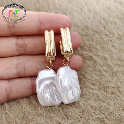 F.J4Z Hot Irregular Pearl Earrings for Women Baroque Simulated Pearl Pendant Drop Earrings Ladies Gifts Jewelry dropship