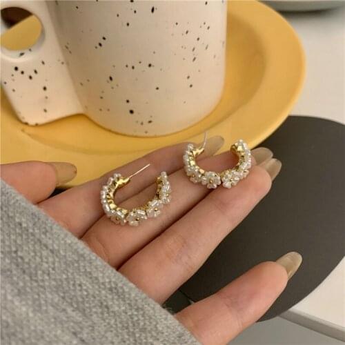 New Fashion Dignified Temperament Flower Petal Earrings White Color Jewelry Weddings Party Stud Earrings