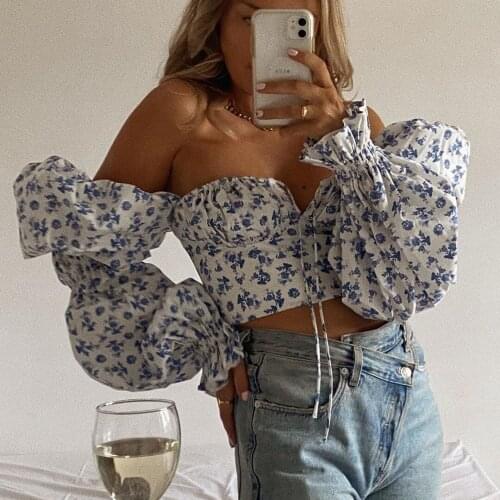 2021 Summer Womens Sexy Fashion Floral Trumpet Sleeve Lace Up Pleated Navel Revealing Short Tshirt Gothic Bohemian Shirt Women