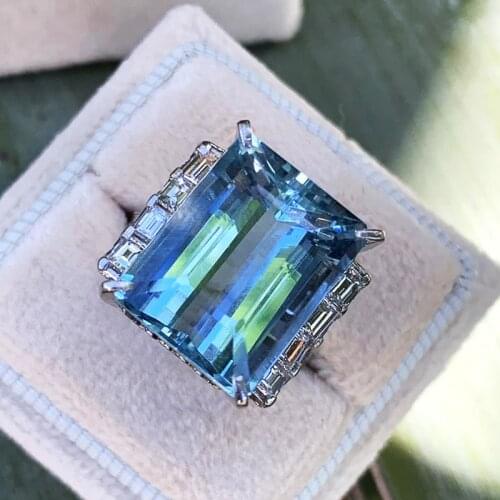 Huitan Luxury Women Wedding Ceremony Party Finger Rings Big Sky Blue White CZ Stone Elegant Female Accessories Luxurious Jewelry