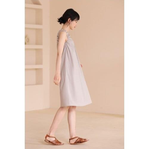 21 summer new pleated puff V-neck French temperament sleeveless slim solid dress 0625-11