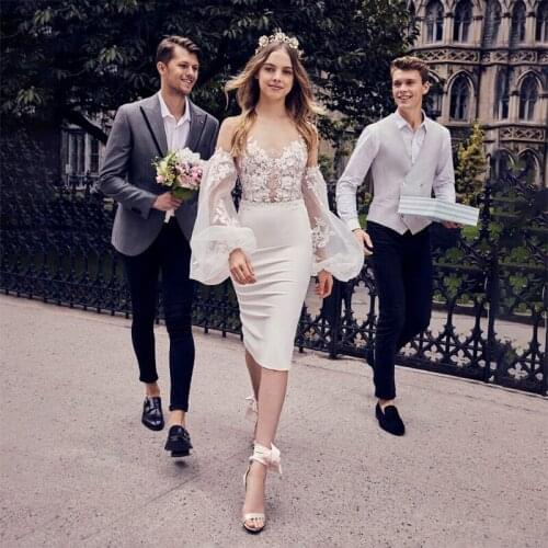 2021 Sexy Sheath Bride Gowns Open Back Knee Length Wedding Dresses with Detachable Sleeves Summer Beach Bohemian Skirt