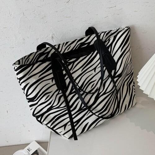 2020 Autumn and Winter New Retro Idle Style Big Handbag Female Online Influencer Fashion Popular Leopard Print Shoulder Bag Fash