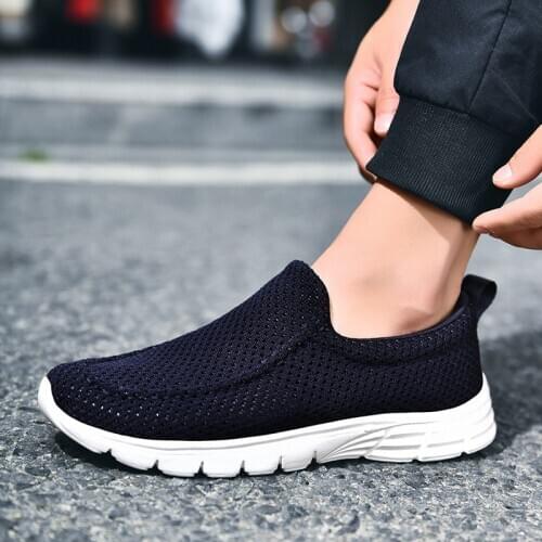 Breathable mesh lightweight sneakers men shoes summer 2021 new arrival solid casual shoes man sneakers plus size male shoe deals