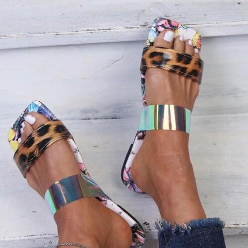 New style foreign trade European and American sandals women summer flat flip-flop beach shoes2021