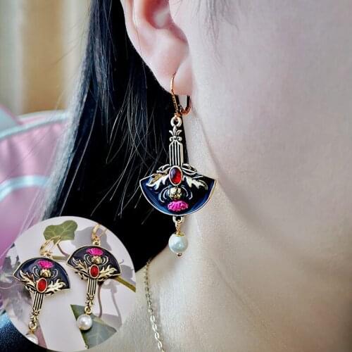 Womens Creative Thistle Flower Garnet Enamel Earrings Vintage White Pearls Fan-Shaped Drop Dangle Palace Style Ethnic Earrings