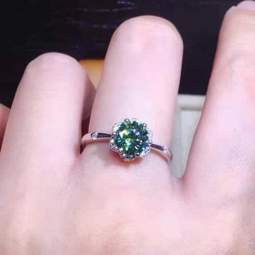 New Design 925 Silver 1/2 Carat Round Brilliant Cut Diamond Test Past D Color Green Moissanite Ring Women Excellent Emerald Ring