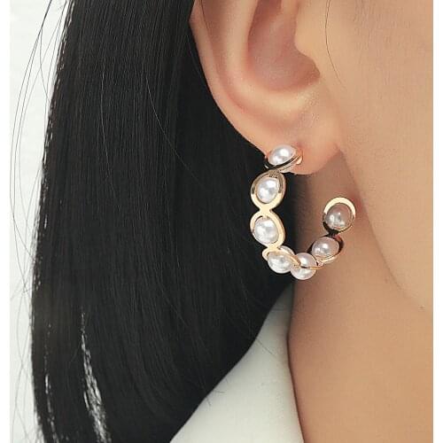 Fashion Exaggerated Geometric Circle Pearl Earrings Korean Retro Temperament C-Shaped Earrings Earrings Wholesale