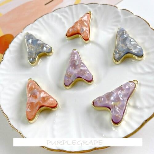 4pcs Exquisite color retention alloy color resin broken shellfish tail pendant DIY DIY jewelry accessories materials