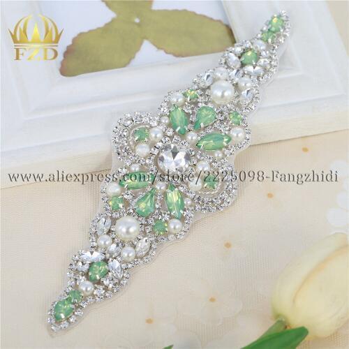 Fashion Handmade 30 pieces Hot Fix Rhinestones Crystal Applique Iron Sew On Bling Applique for Headpieces Dresses Garters Belt
