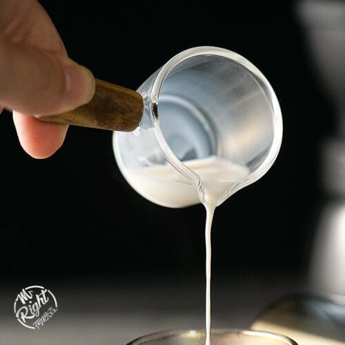 Italian heat-resistant glass small milk cup espresso mini milk tank latte cup wood handle double mouth coffee shop utensils