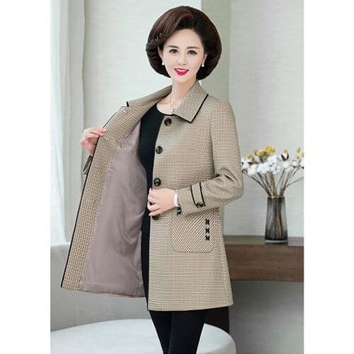 2020Spring Autumn Middle-Aged Women Plaid Coat Fashion Single-breasted Long Windbreaker Mother Lattice Outwear Plus Size 5XL L23