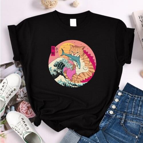 T shiirts female The fierce monster cat bites the shark with its mouth fashion printing tops summer big size woman tshirt tees