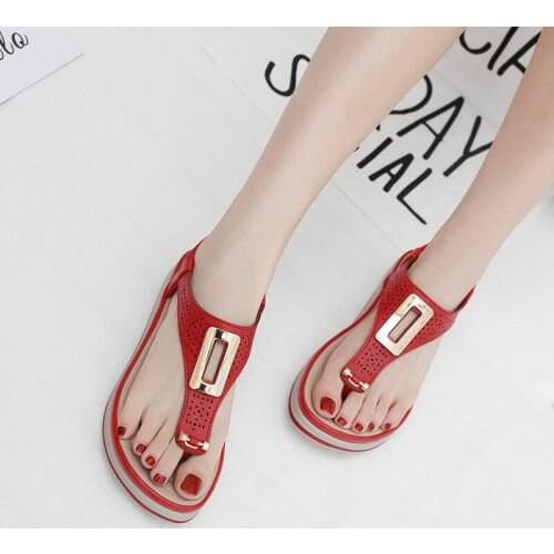 Women Design Summer Soft Walking Shoes 2021 Elastic Band Comfortable Flats Solid Color Open Toe Clip-On Metal Decoration Sandals