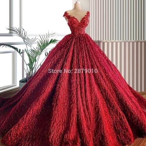 Luxury Haute Couture Burgundy V-Neck Ball Gown Evening Dresses Floor-Length Prom Dress Feathers Beaded Formal Dress 2020 Dubai