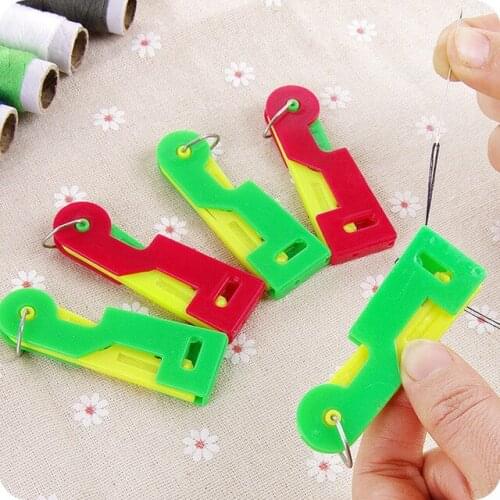 5PCs/lot Random Color Plastic Automatic Needle Threader Sewing Machines Helpful Threader Home Craft Tools Accessories