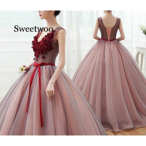 Romantic Sweetheart Neck Lace Up Quinceanera Dress 2020 Gorgeous Appliques Beaded Flowers Dress For Vestido de