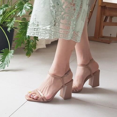 Fashion One Word Buckle Womens Sandals 2021 New Summer All-match High Heels Thick Heel Black Beige Womens Shoes