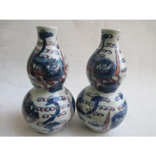 14.8 cm * / A pair of Elaborate Chinese lion gourd-shape ceramic vases