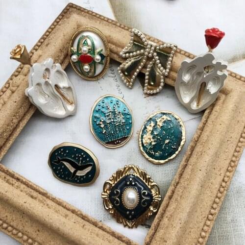 Retro Brooches Pins Sea Styles Bow Flower Enamel Sweet Geometry Accessories For Womens Party Gift