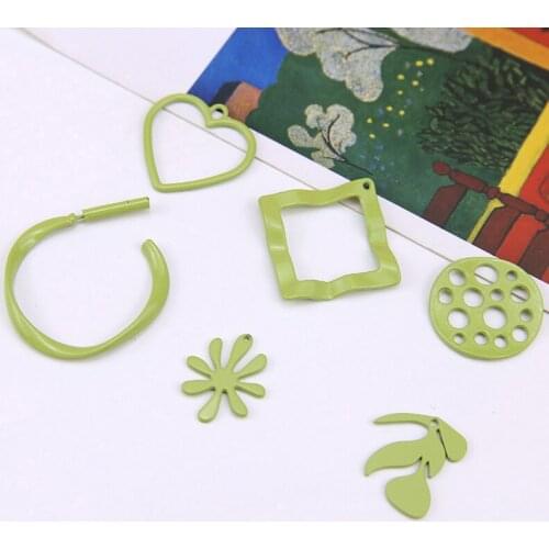 6pcs 2020 Korean Fashion Fresh Avocado Green Alloy Spray Paint Round Leaves c-shaped Statement Earrings Jewelry Accessories