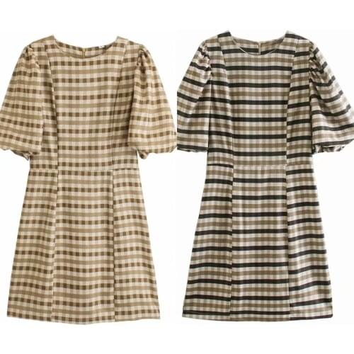 2021 spring new French style niche design sense retro round neck plaid puff sleeve waist slimming dress