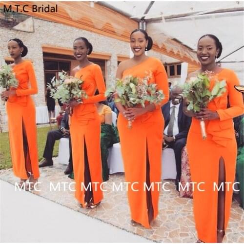 One Shoulder Orange Bridesmaid Dresses For Black Girls Side Slit Straight Long Sleeve 2021 Wedding Party Gowns Plus Size