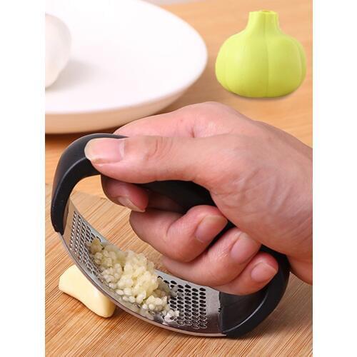 Meijuner New stainless steel garlic press kitchen accessories curved multifunction manual garlic kitchen grinding garlic
