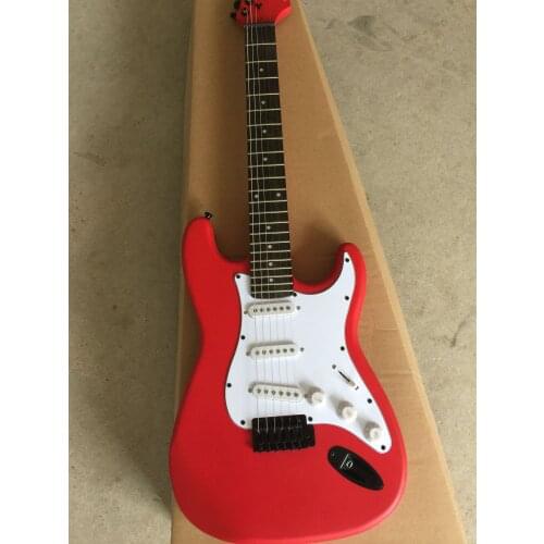 Free delivery / matte red black accessories single shake vibrato high quality Guitar / China Electric Guitar