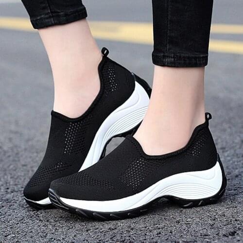 Woman Vulcanize Shoes 2020 Ladies Platform Sneakers Flat Shoes Light Fashion Breathable Mesh Socks Sport Shoes Soft House Shoes