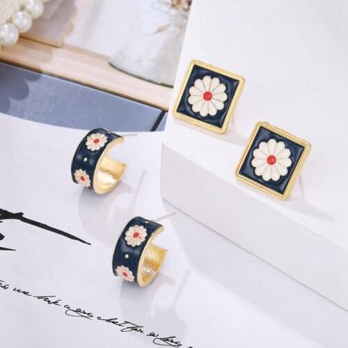Match-Right Vintage Enamel Flower Stud Earrings Korean Style Cute Womens Earrings Female Decoration Jewelry