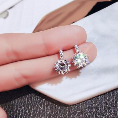 New Korean Pop Fashion Simple Small Alloy Crystal Earrings For Women Simple Geometric Metal Stud Jewelry Wholesale