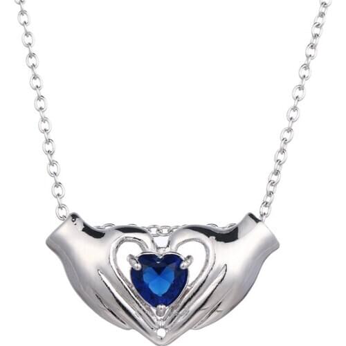 Bettyue Brand Classic Charm Cubic Zircon Hand Shape White Gold Heart Shape Jewelry Necklaces For Women Lovers Wedding Gift