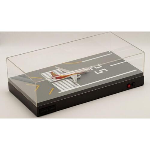 Aviation model 1: 400 scale airplane aircraft airplane model transparent display box with LED light scene collection gift