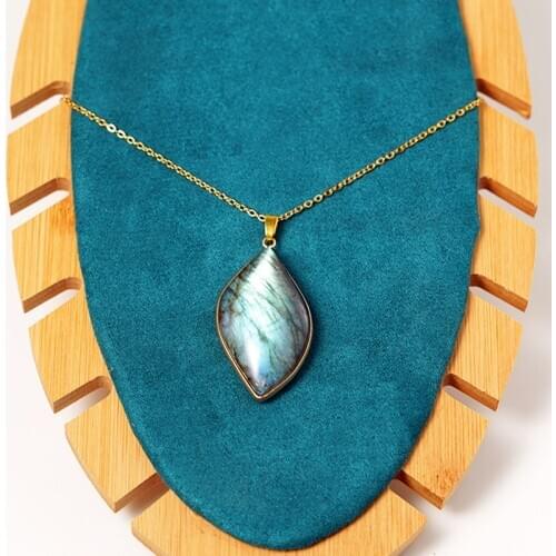 Natural Labradorite Pendants & Necklaces for Women S Shaped Sunlight Energy Stone Necklaces Women Fashion Moonstone Jewelry Gift
