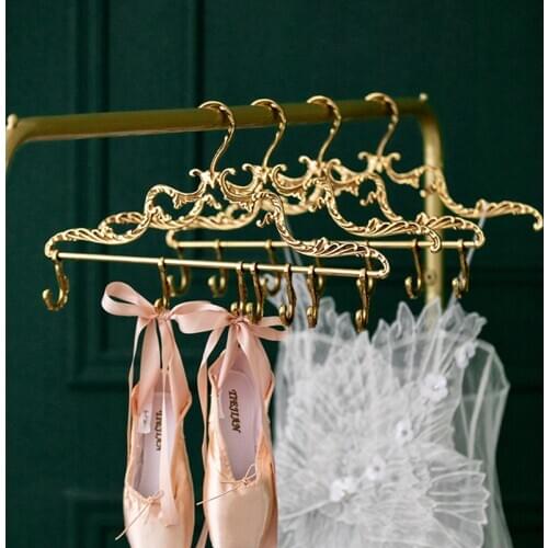 Brass Hanger European Retro Carved Clothes Organizer Hangers for Clothes Hotel Home Living Room Decoration Clothes Storage Rack