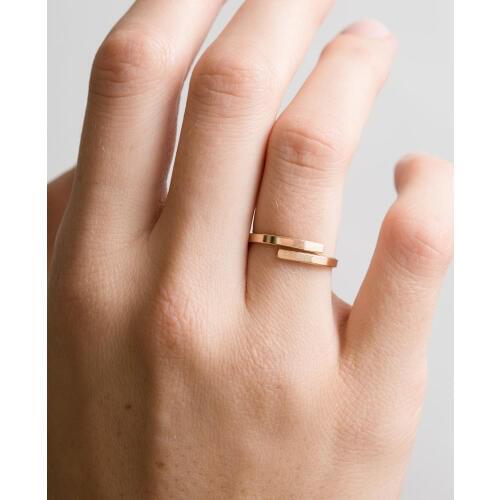 Laramoi Personality Womens Finger Rings Gold Color And Stainless Steel Ring Geometric Wedding Jewelry Anniversary Gift
