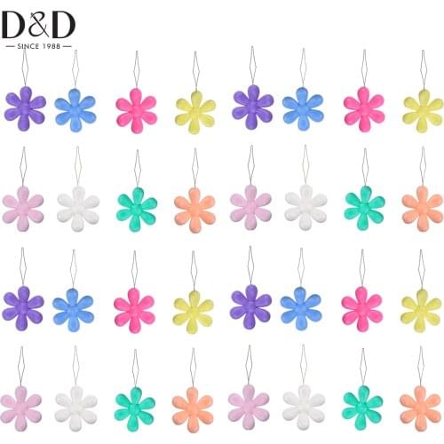 30PCS Needle Threaders Assorted Colors Plastic Flower Head Wire Loop Needle Threaders for Hand Stitching Needlework Sewing Tool