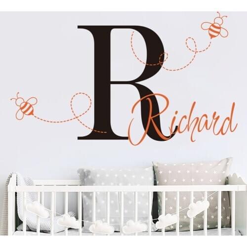 Custom Name Bee Animal Wall Sticker Play Room Personalized Name Bee Pet Animal Wall Decal Baby Nursery Kids Room Vinyl