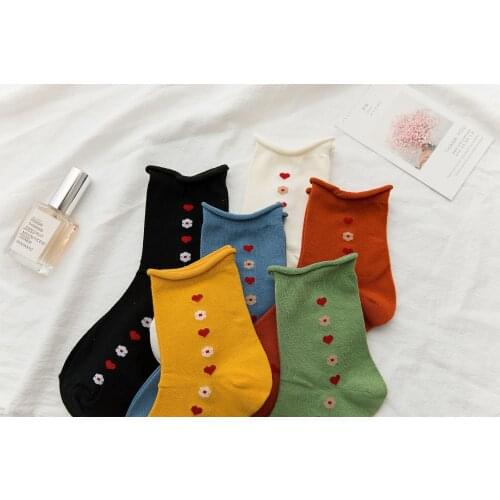 New Womens Socks Pure Cotton Love Small Flower Curled Tube Socks Loose Mouth Socks for Woman Solid Color With Flowers Socks