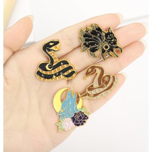 New jewelry animal brooches snake enamel plating pin anti-glare buckle badge wholesale