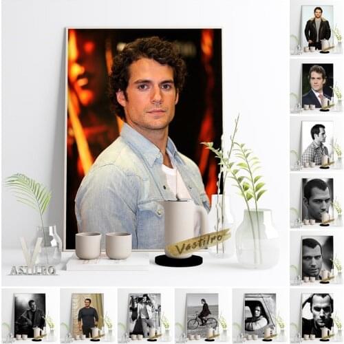 Henry Cavill Black White Retro Poster Movie Actor Star Wall Art Decor Fans Collection Gift Vintage Fashion Print Canvas Painting
