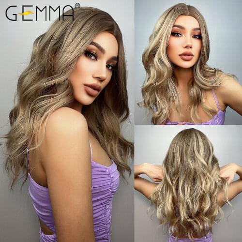 GEMMA Medium Wavy Ombre Light Brown Blonde Synthetic Wigs for Women Natural Middle Part Cosplay Wigs High Temperature Fake Hair