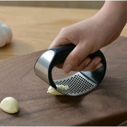 1pcs Manual Garlic Mincer Stainless Steel Garlic Press Chopping Garlic Tools Curve Fruit Vegetable Tools Kitchen Gadgets gadget