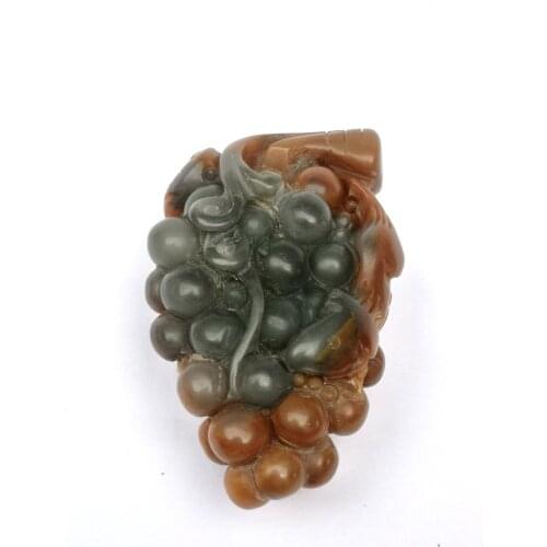 YIZHU CULTUER ART Certificate 100% Natural Hand-carved Chinese Jade Necklace Pendant Auspicious Grape Squirrel Decoration Gift